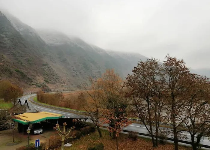 Haus Moselschleife * Bremm